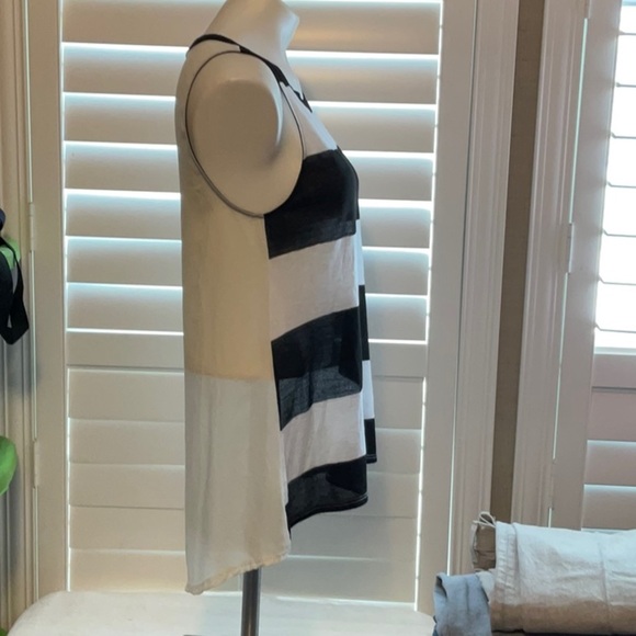 Boxy Black and White Tank Top - Picture 2 of 6